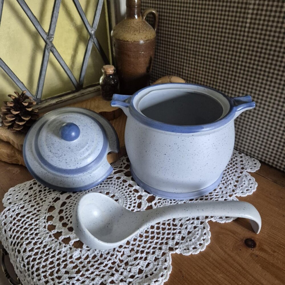 LAURENTIAN POTTERY Vintage Blue Tureen - Picture 3 of 7